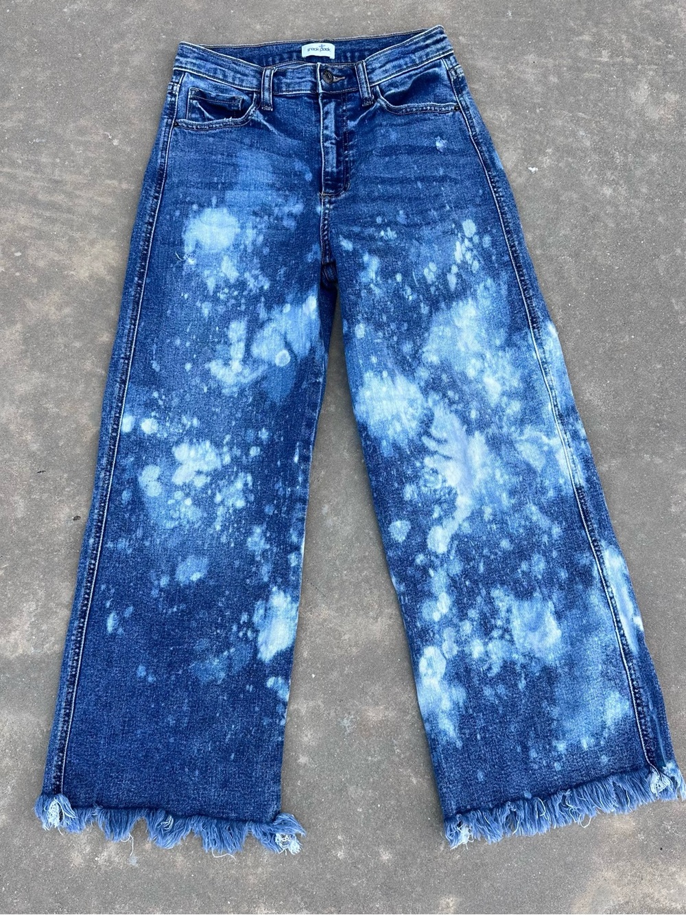 Sneak Peek Wide Leg Jeans Size 3/26